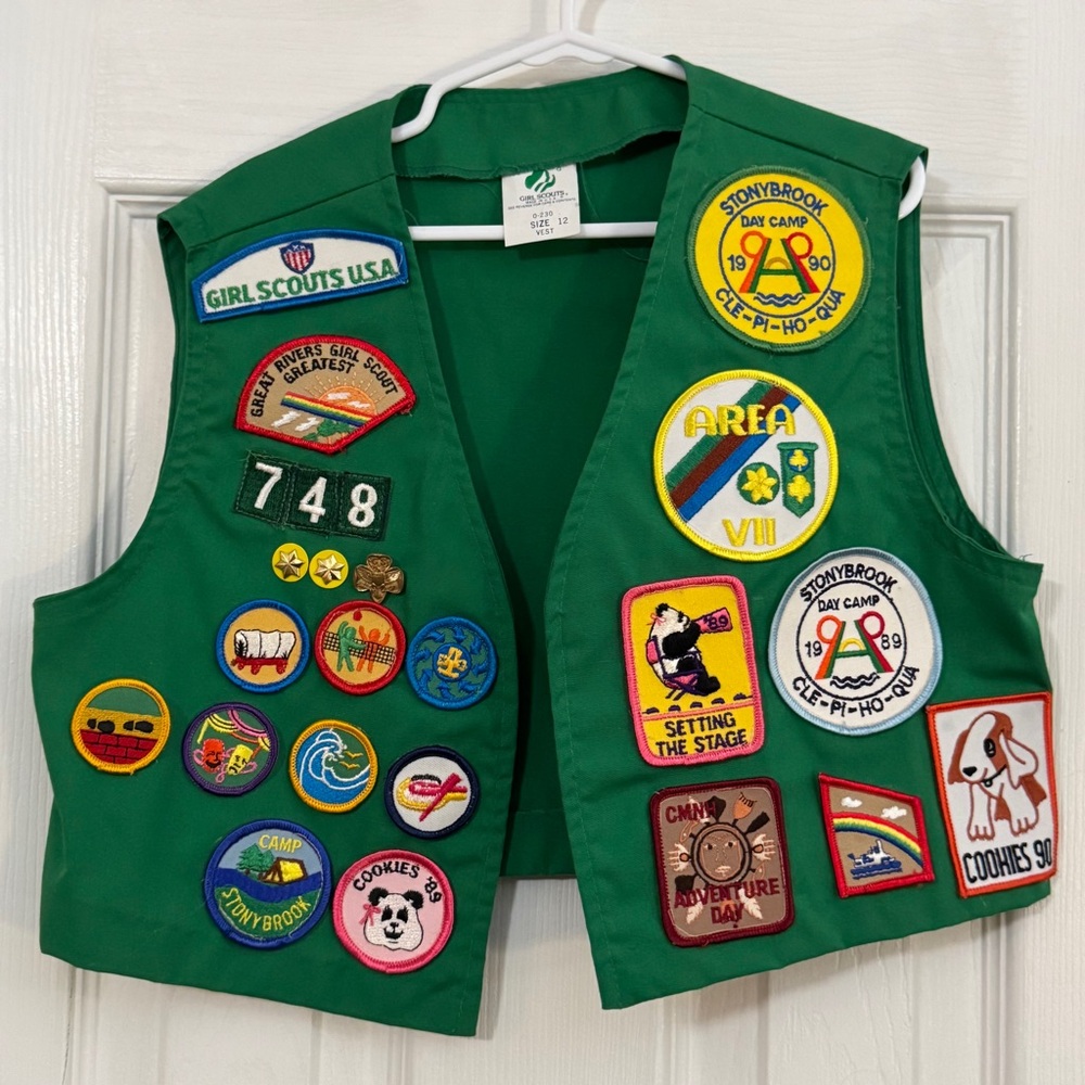 Vintage NWOT Girl Scouts Green Vest with Vintage Colorful Patches